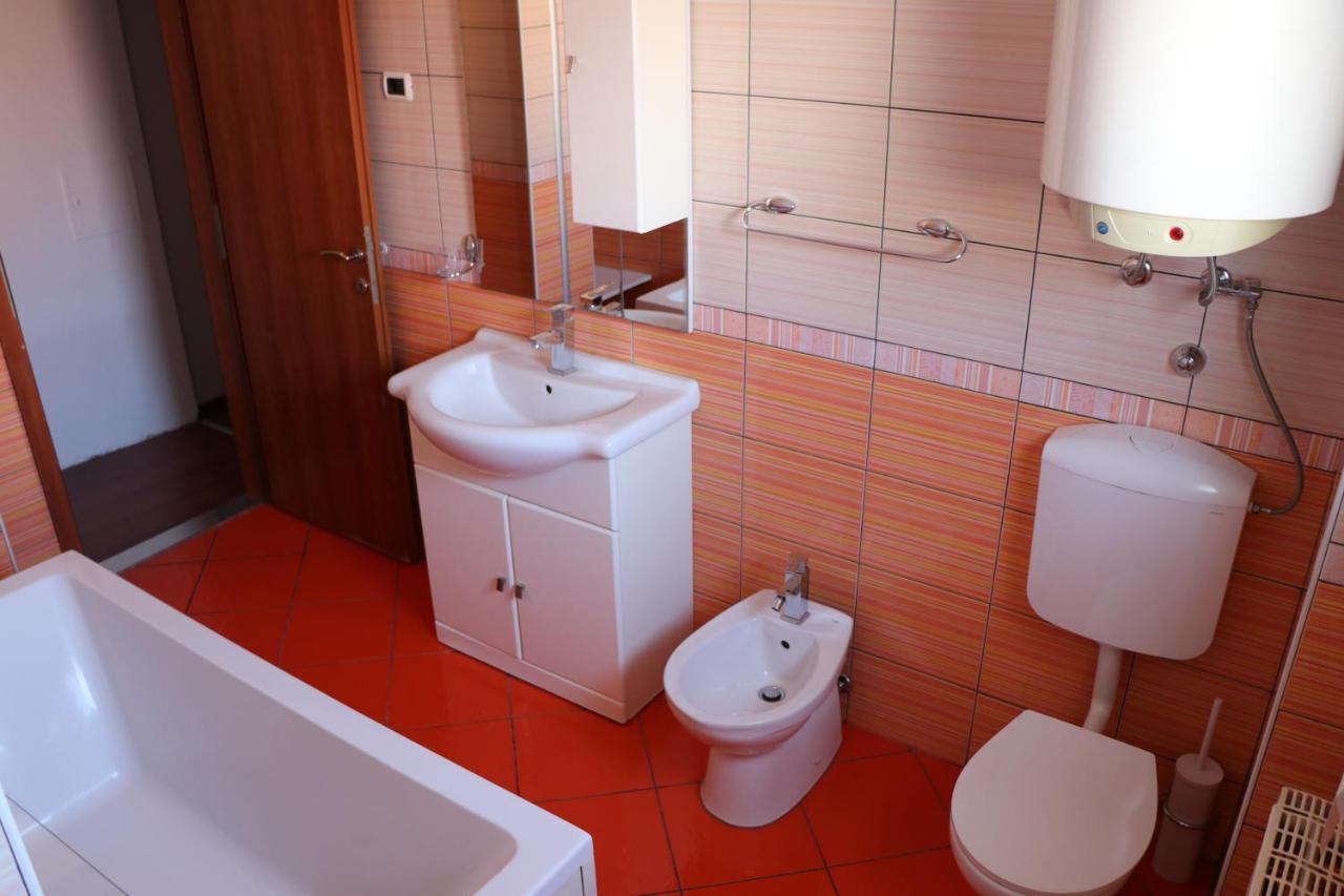 Nona Lili Apartment イゾラ エクステリア 写真